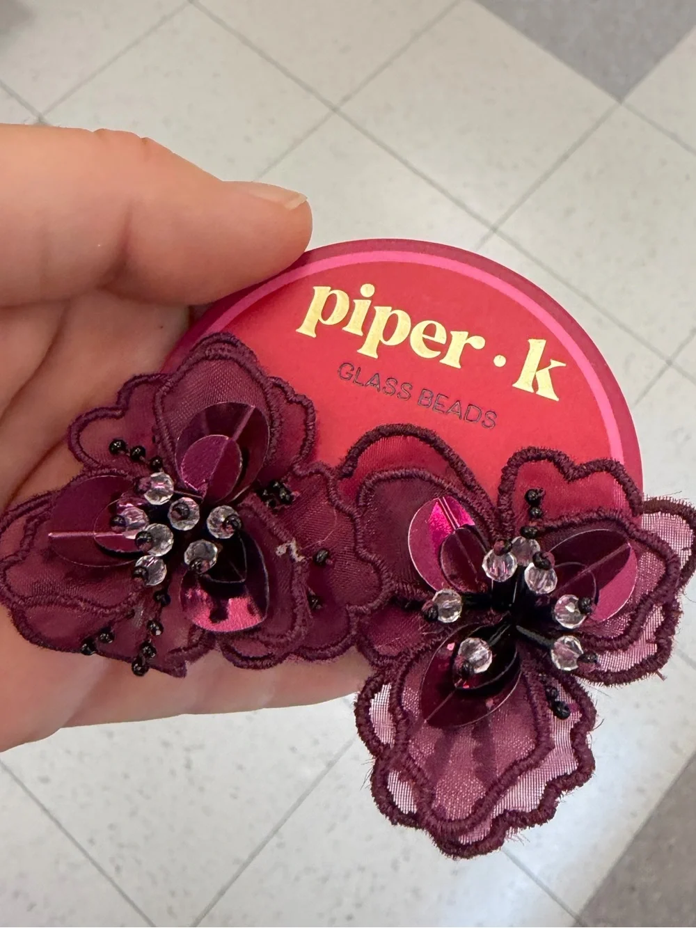 NWT ⚜️🌺⚜️ Piper K Burgundy Organza Floral Earrings with Glass Stones